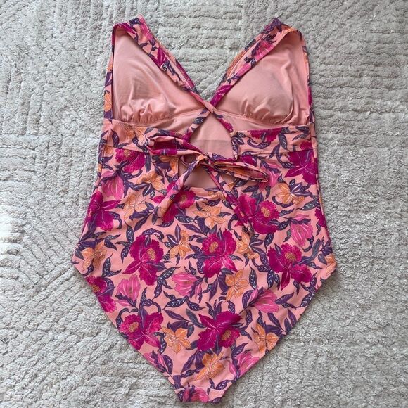 Old Navy Matching V-Neck One-Piece Swimsuit XXL - Picture 5 of 5